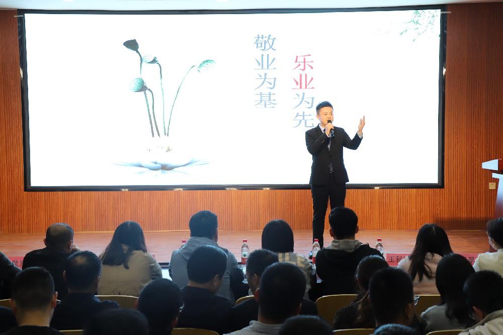 范县卓越中学举办第五届德育工作艺术大赛