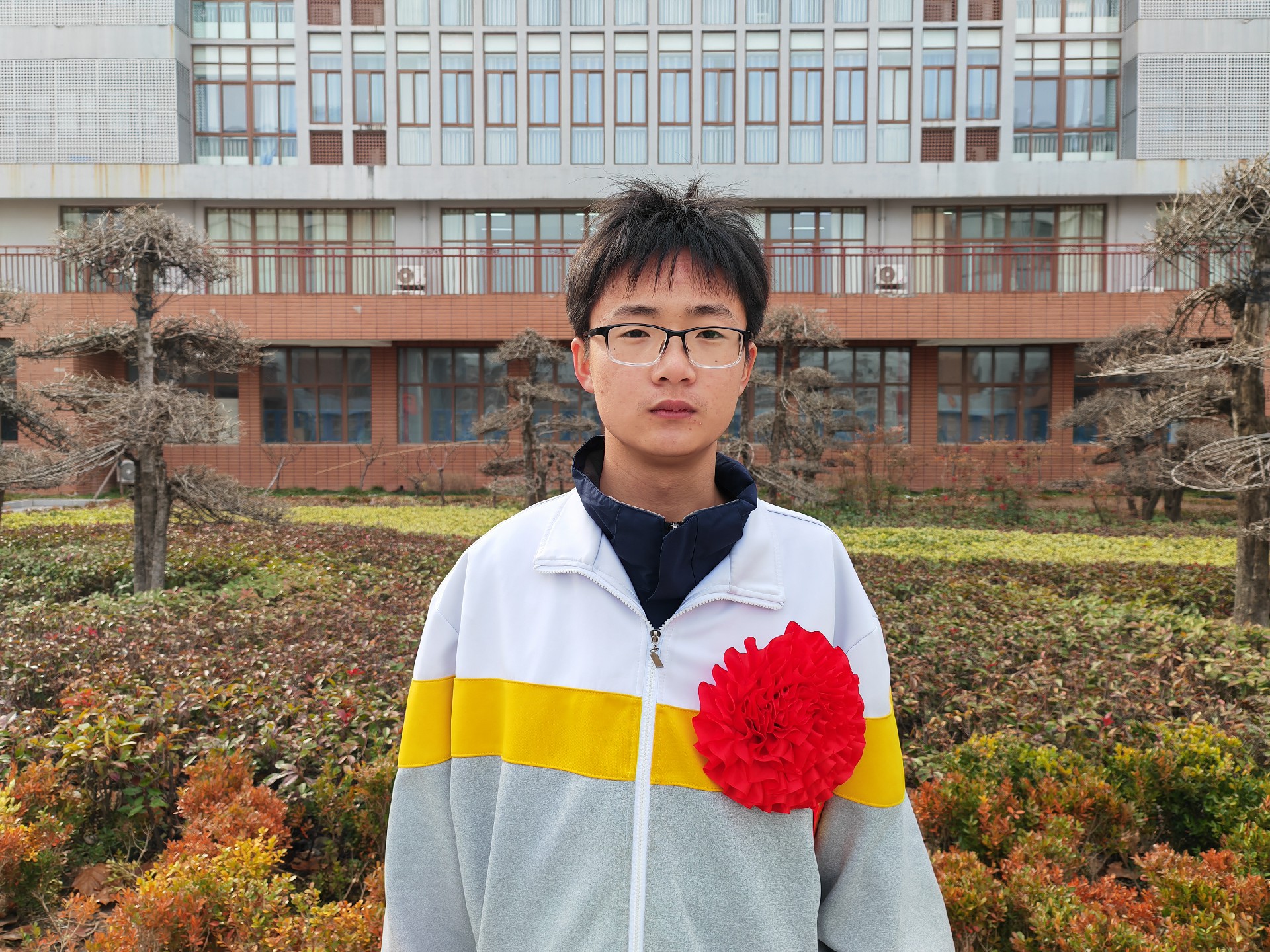 高三A部 刘建乐 千里之行始于足下.jpg