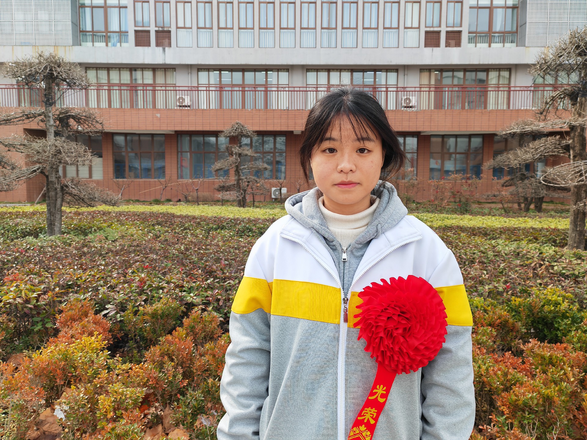 高三A部 李冉冉 循梦而行 向阳而生.jpg