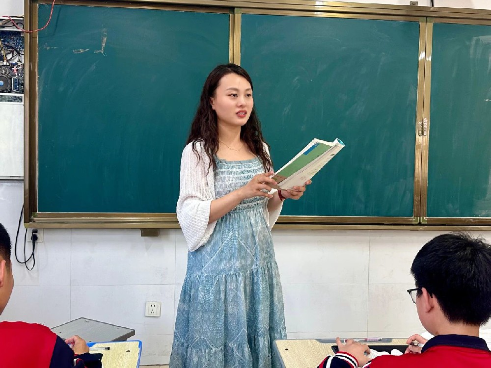 生物课堂“魔法师”——黄向瑜