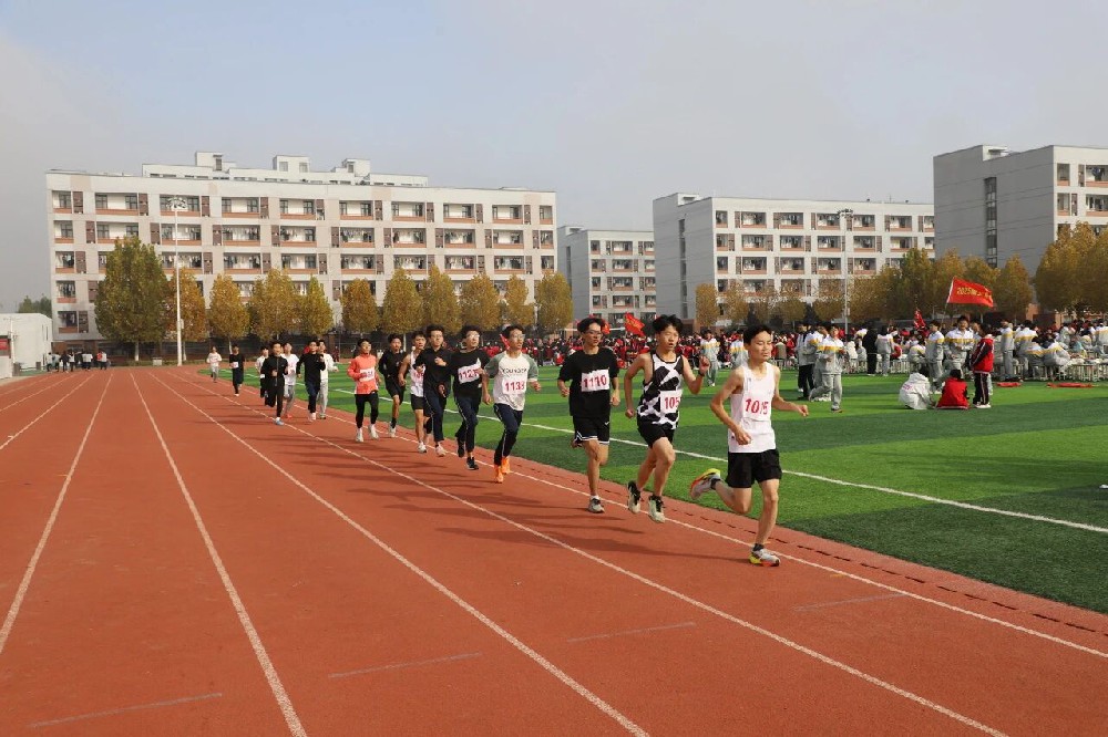 范县卓越中学举行2025年秋季田径运动会