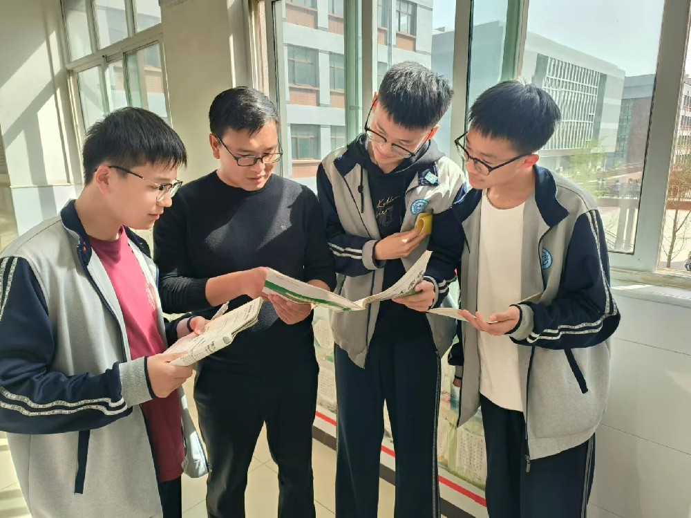 从“一个都不能少”到“每个都要好”——致敬校园里那些深耕不辍的育人者