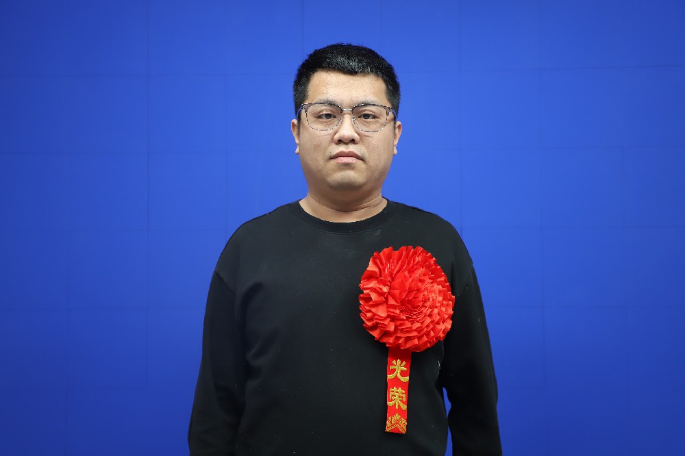 范县卓越中学2024-2025学年优秀职员展示(一)