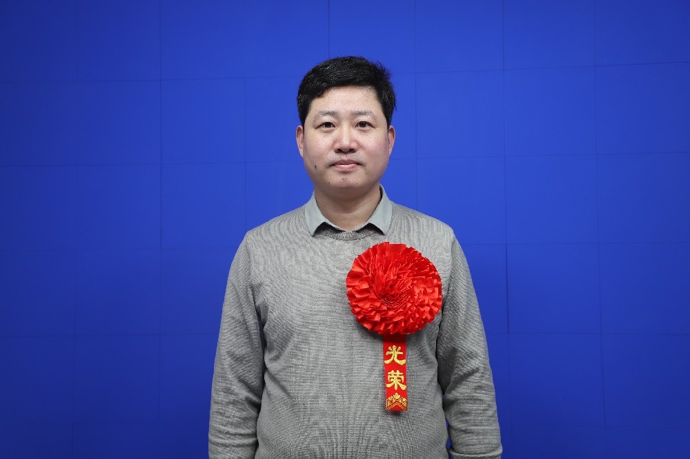 范县卓越中学2024-2025学年优秀职员展示(二)